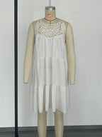 Abito a trapezio plissettato in tinta unita con cucitura divisa e scollatura rotonda minidress