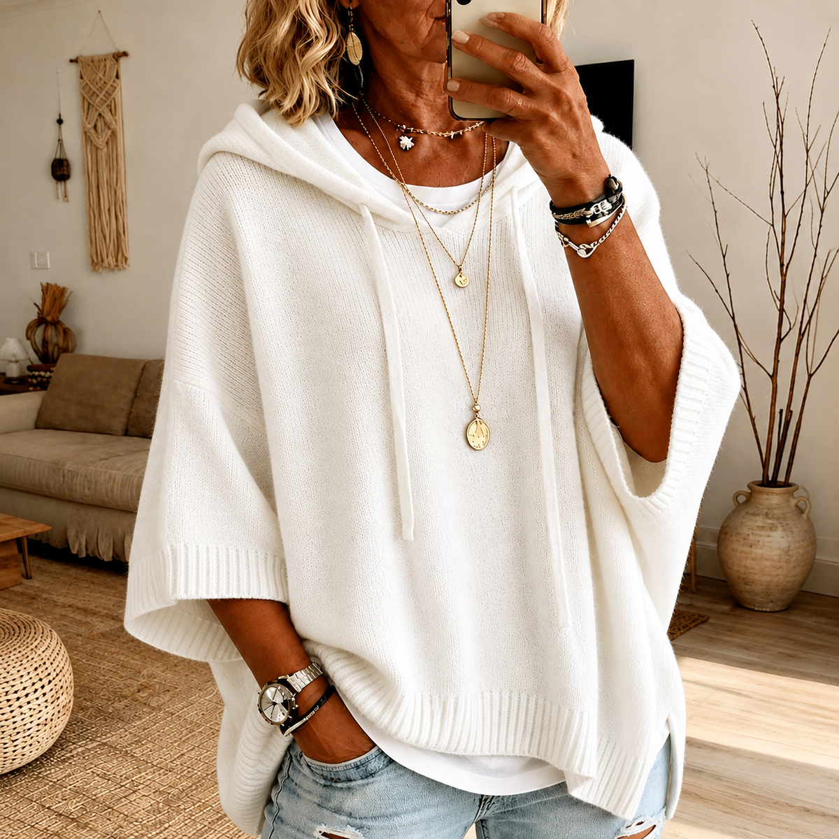 Adeline | Maglione Poncho con Cappuccio in Bianco