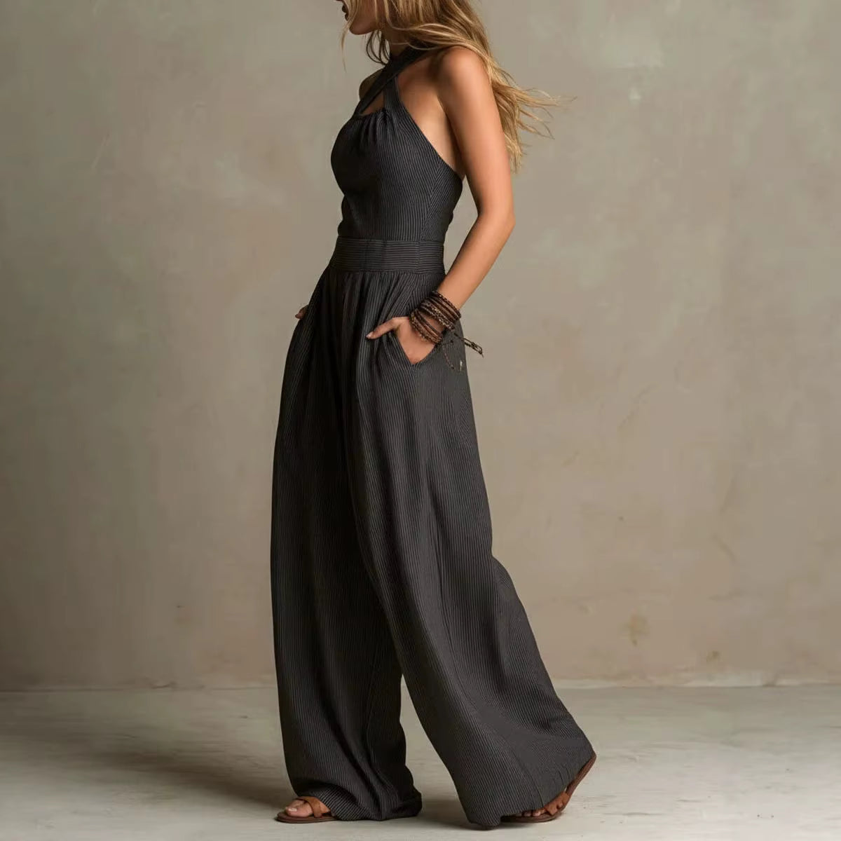 Ariana | Mono Elegante Scollo Incrociato