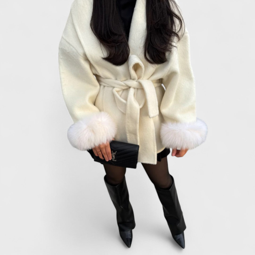 Lucia– Cappotto in Lana con Polsini in Pelliccia