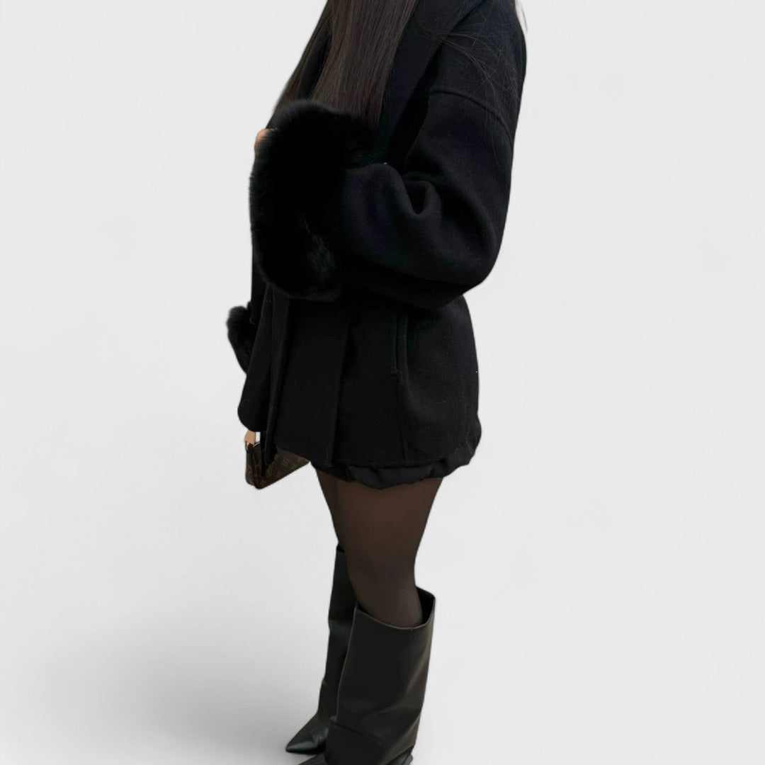 Lucia– Cappotto in Lana con Polsini in Pelliccia