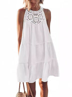 Abito a trapezio plissettato in tinta unita con cucitura divisa e scollatura rotonda minidress